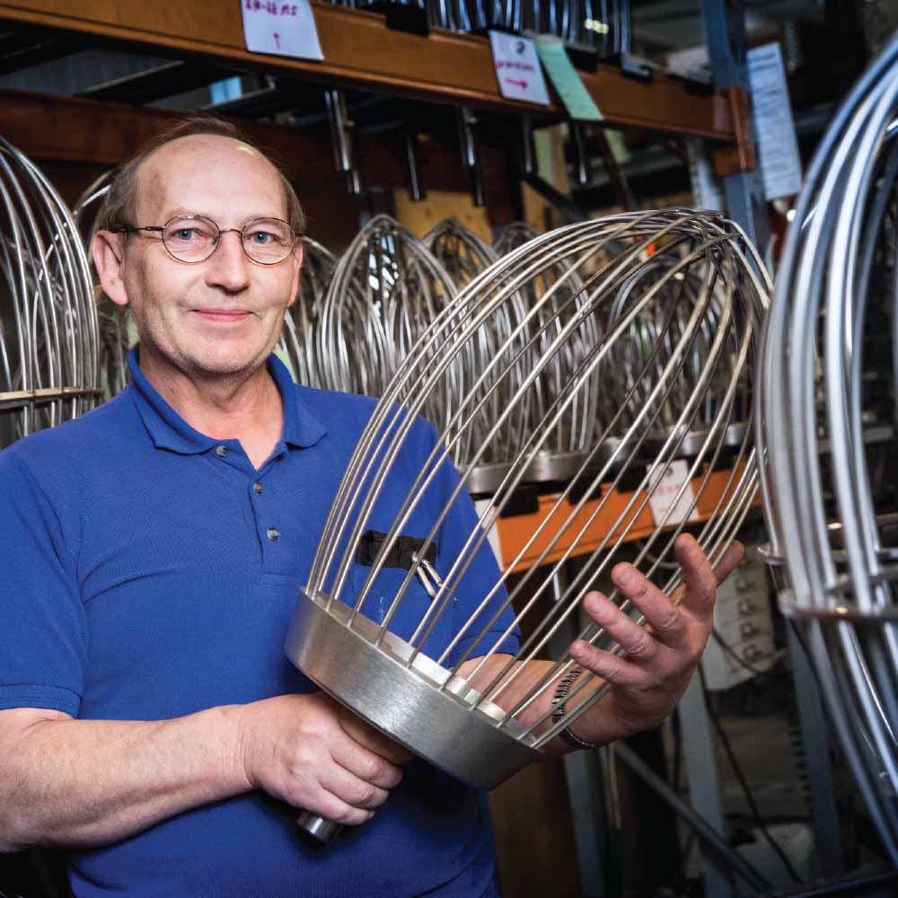 Varimixer Production bending wires process - Whip done